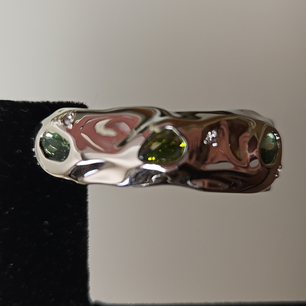 ALEXIS BITTAR - NWOT Green Stone Crumpled Hoop Earrings - Picture 2 of 7